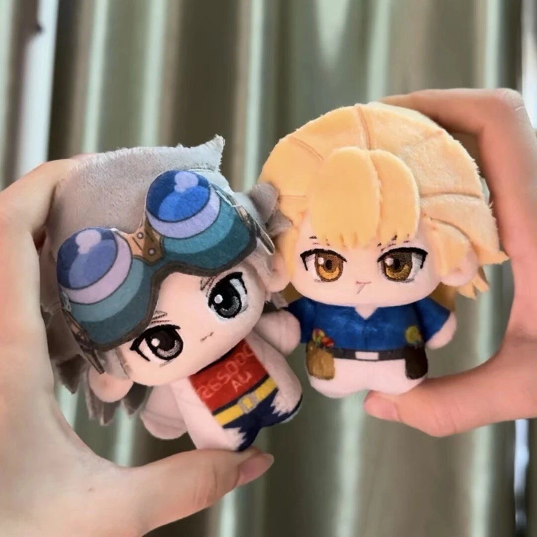 10cm Anime Stanley Snyder Xeno - Cosplay Plushie Prop recension och pris